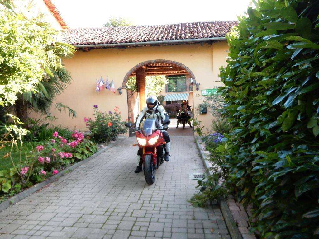 Bed&Breakfast La Siepe Pinerolo Eksteriør billede